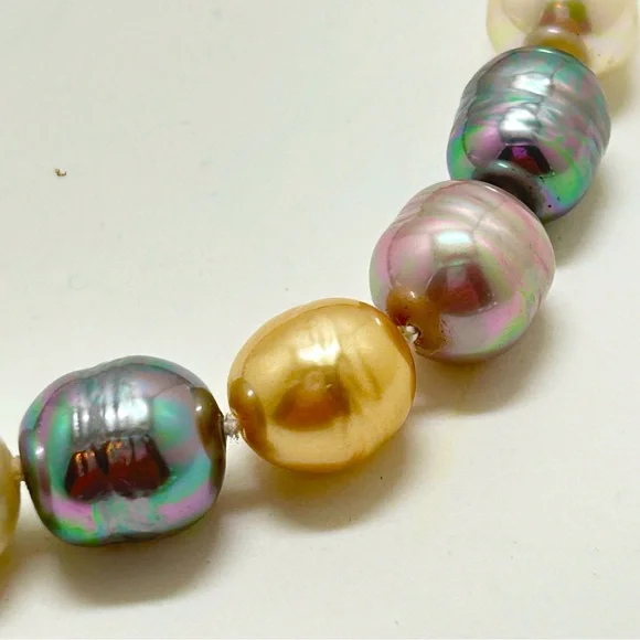 Majorica, Agora Multicolored Pearl Necklace - Picture 3 of 6
